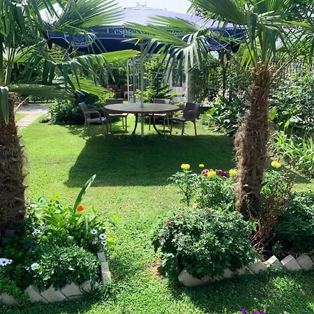 Apartment With Garden And Veranda Berat