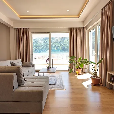 شقة With Garden And Veranda *