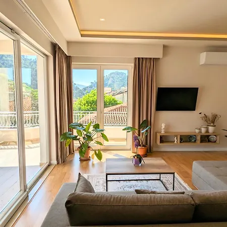 With Garden And Veranda شقة بيرات