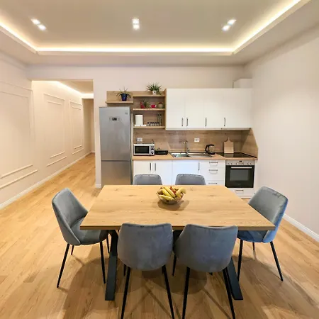 With Garden And Veranda * Berat