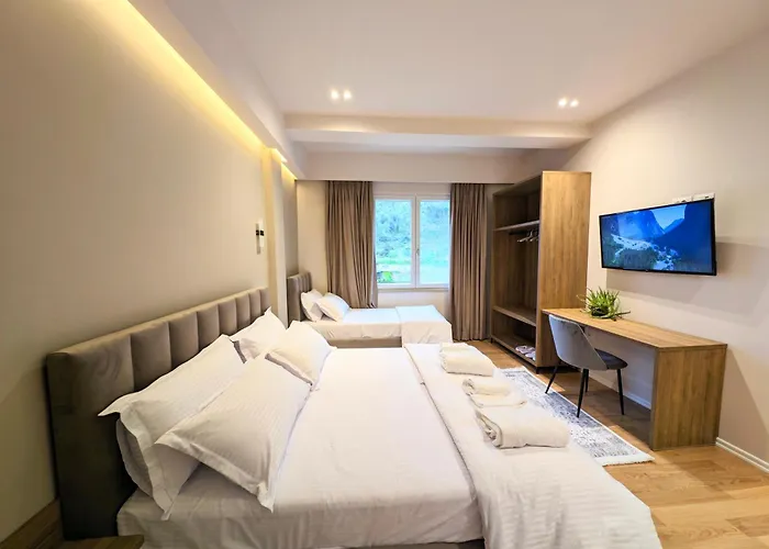 With Garden And Veranda Appartamento