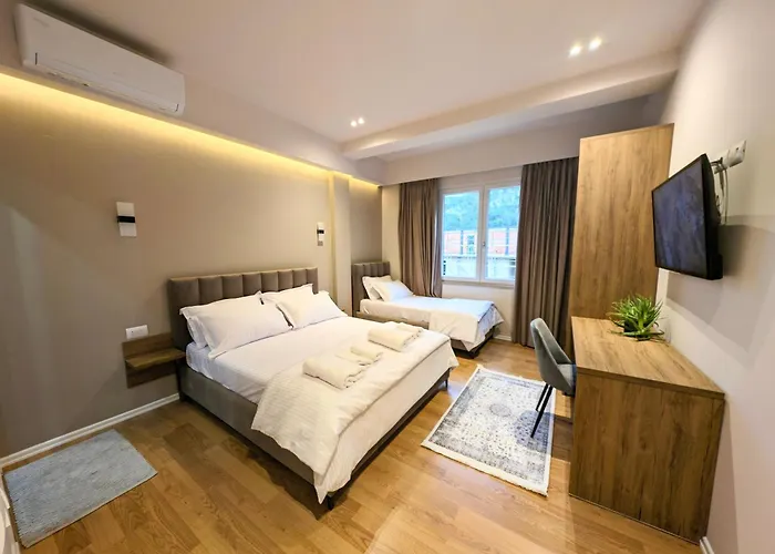 With Garden And Veranda Appartamento