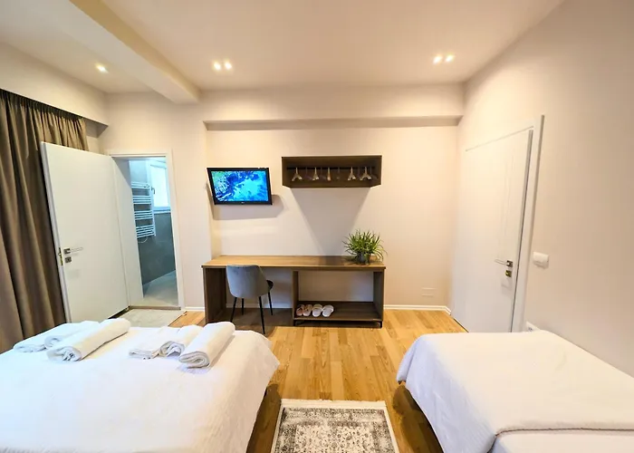 With Garden And Veranda Appartamento