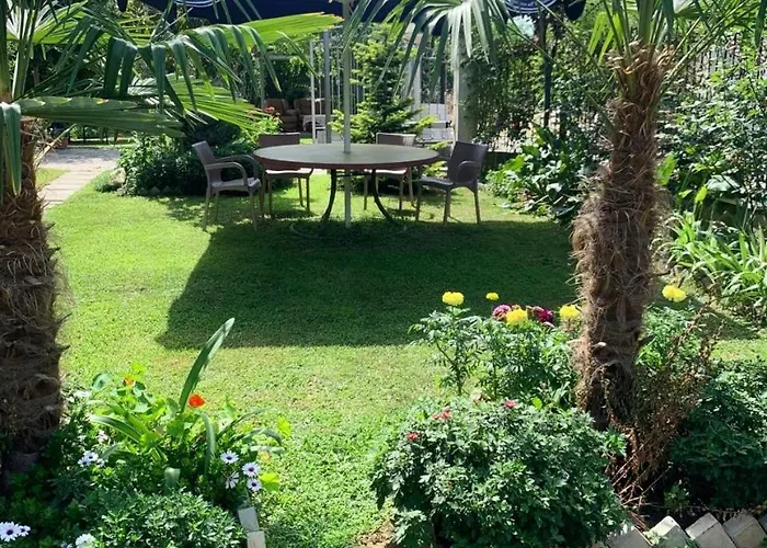 Lägenhet With Garden And Veranda Berat
